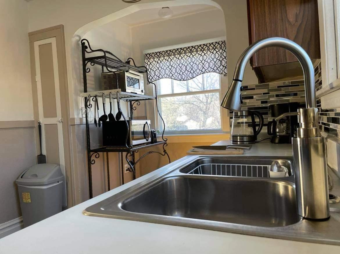 2 Bedroom Apt Near Great Lakes Naval Base And 6 Flags Waukegan Ngoại thất bức ảnh