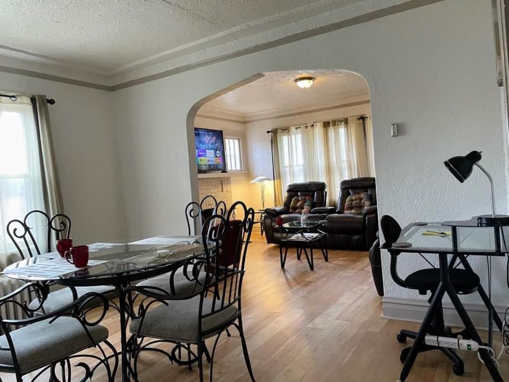 2 Bedroom Apt Near Great Lakes Naval Base And 6 Flags Waukegan Ngoại thất bức ảnh